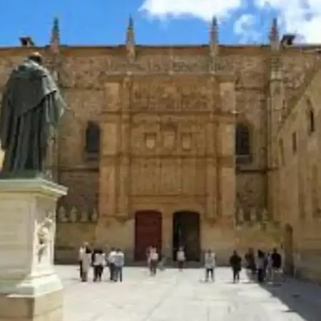 Acogedora Casa Con Jardin Castellanos de Villiquera