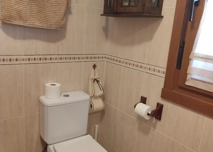 Acogedora Casa Con Jardin Panzió Castellanos de Villiquera