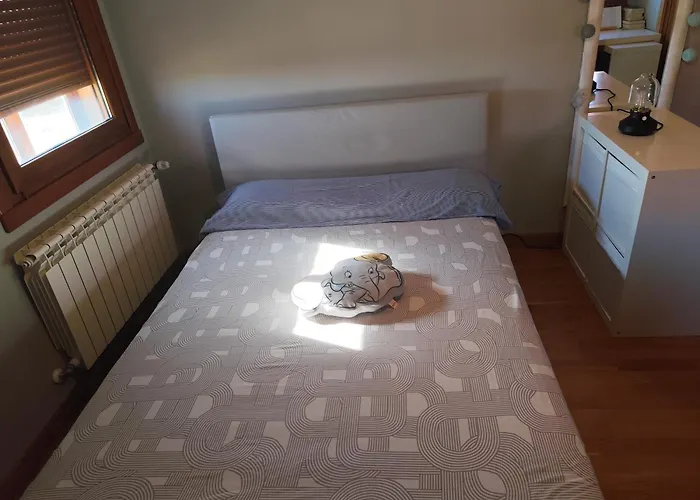 ベッド・アンド・ブレックファスト Acogedora Casa Con Jardin Castellanos de Villiquera