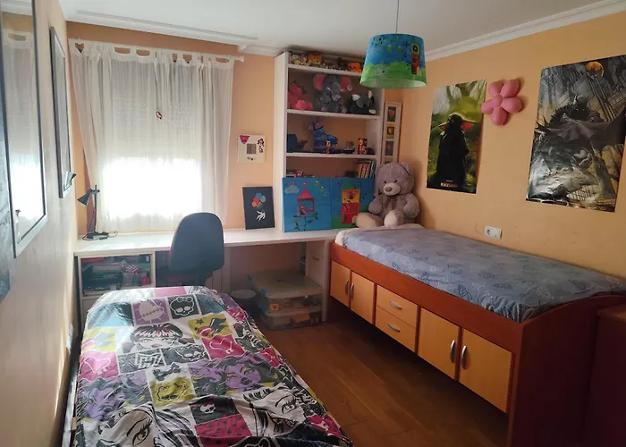 ベッド・アンド・ブレックファスト Acogedora Casa Con Jardin Castellanos de Villiquera