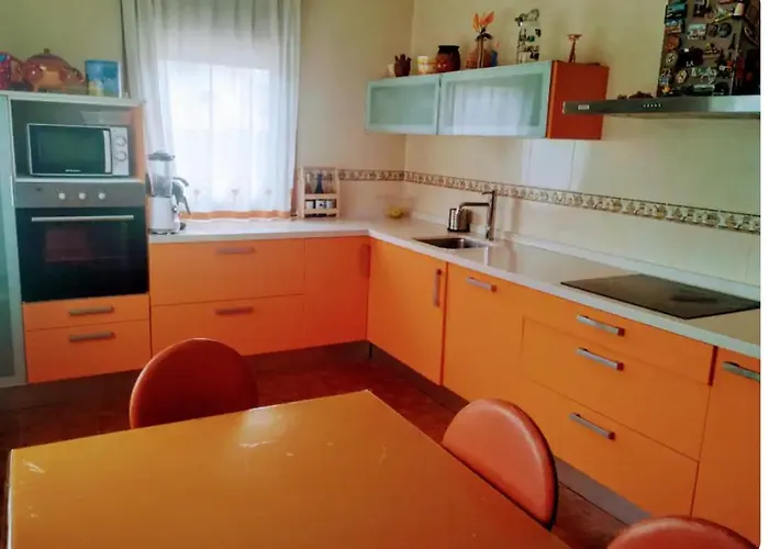 Acogedora Casa Con Jardin Panzió Castellanos de Villiquera