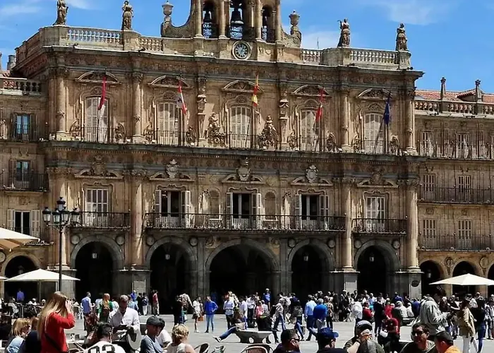Acogedora Casa Con Jardin * Castellanos de Villiquera